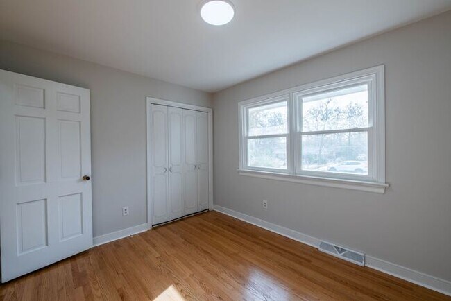 Building Photo - Newly remodeled 3/2.5