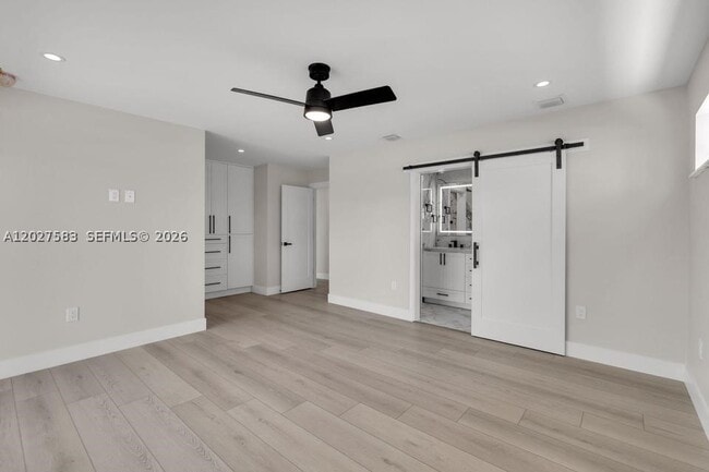 Building Photo - 294 St Thomas Ave