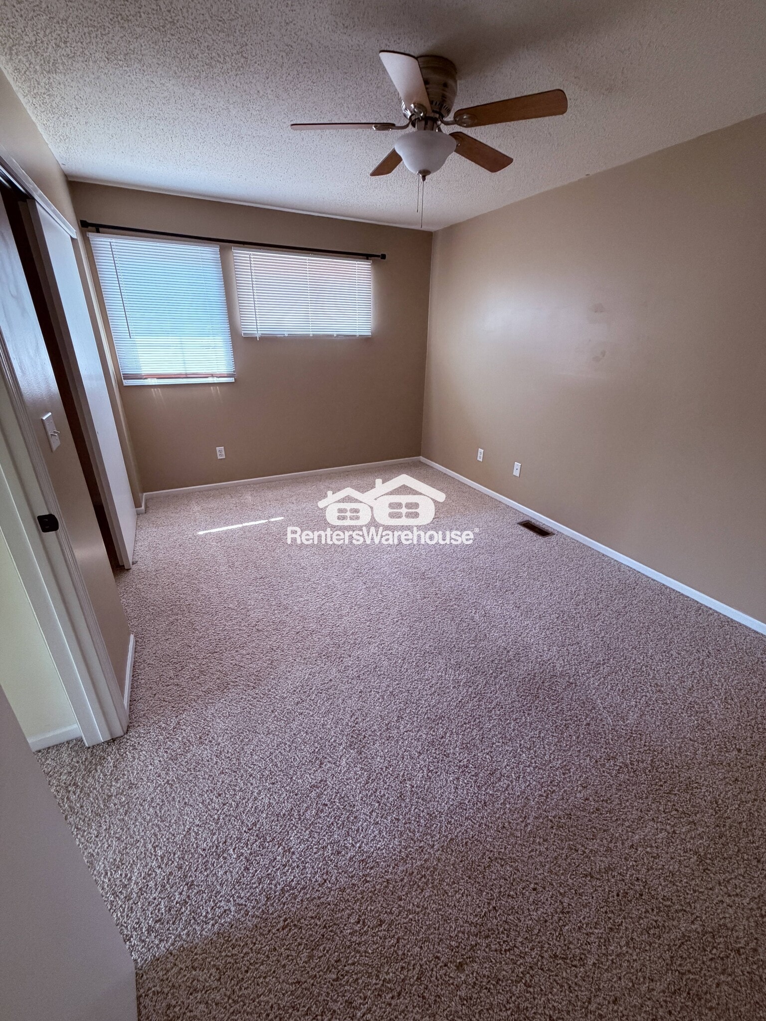 Building Photo - 982 Crossing Way