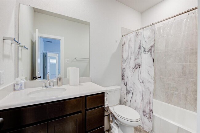 Building Photo - 5111 Maumee River Dr