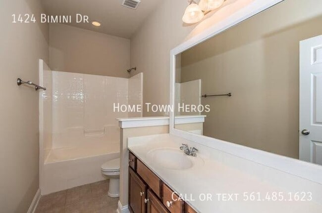 Building Photo - 1424 Bimini Dr