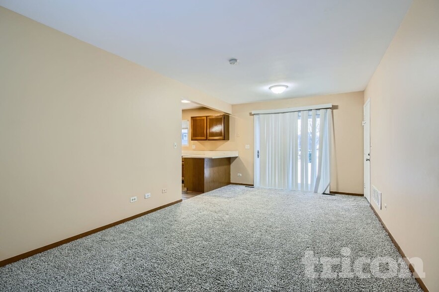 Building Photo - 1331 Fairfield Ct