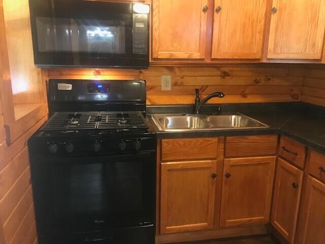 Building Photo - 4318 Golf Dr