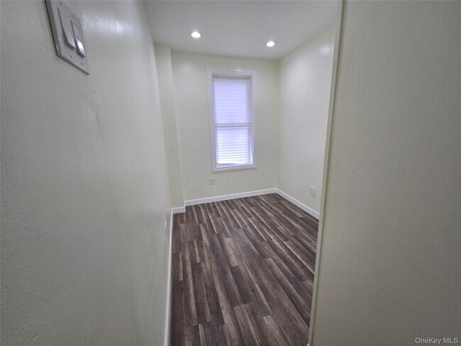 Building Photo - 107-50 Van Wyck Expy
