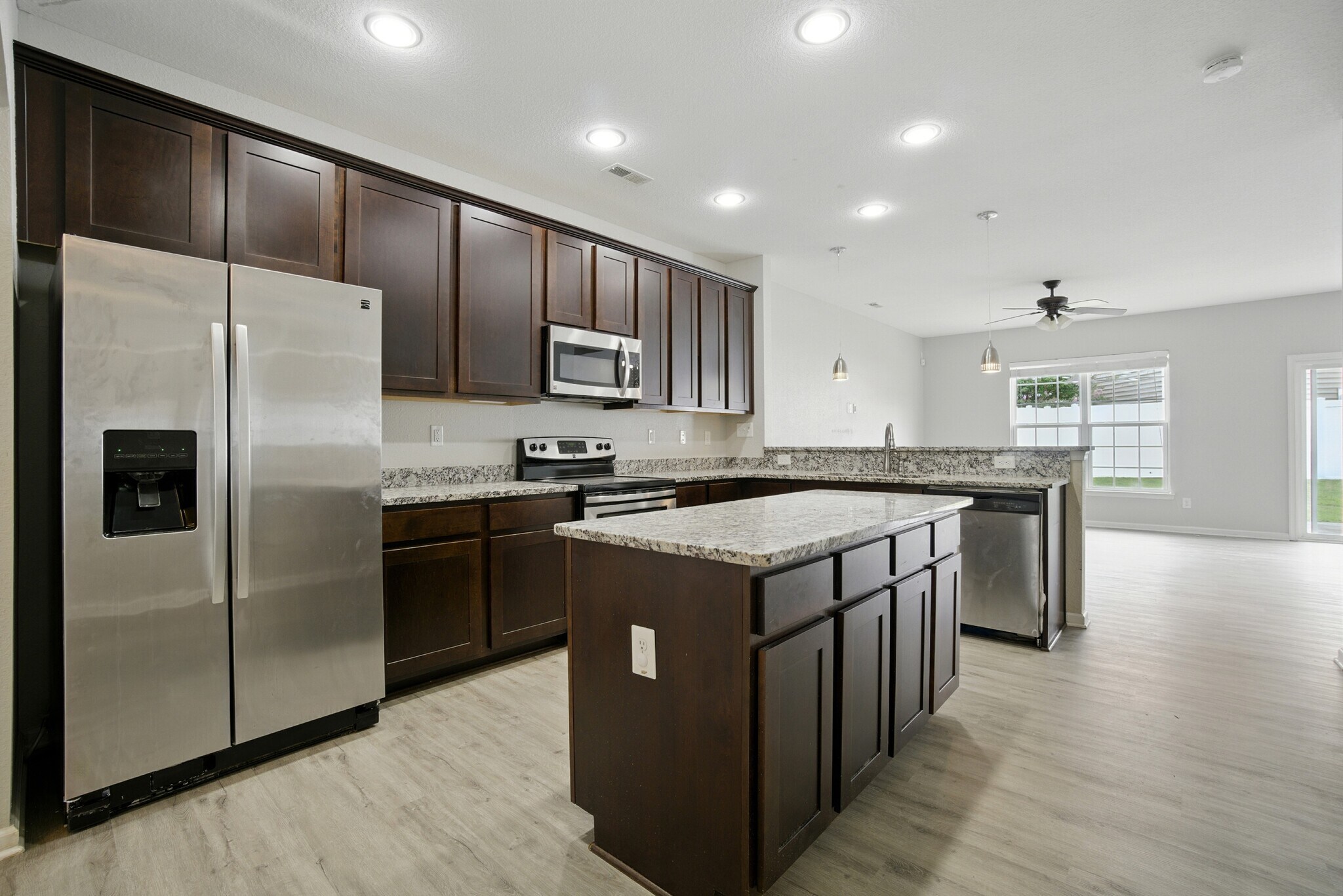Building Photo - 5009 Breleigh Ln