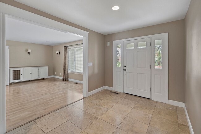 Building Photo - Beautiful 4/2 Executive Home with Cupertin...
