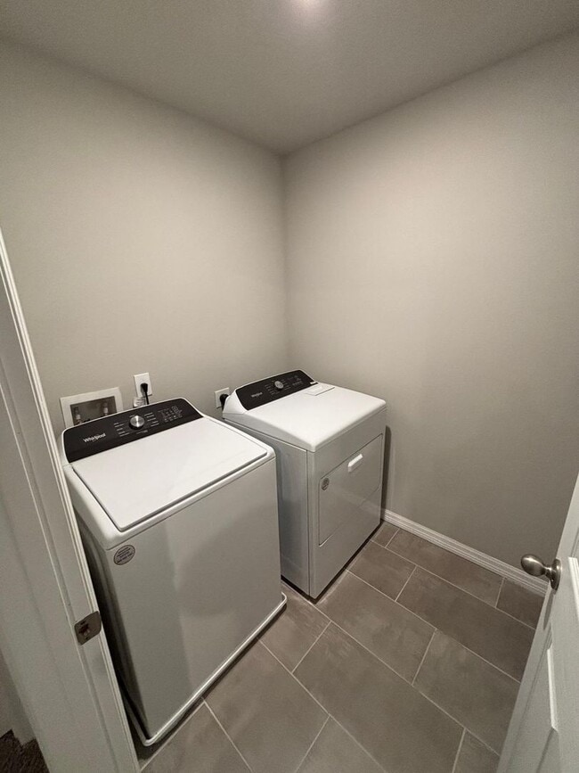 Building Photo - 431 Legacy Lp