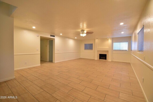 Building Photo - 5570 W Becker Ln