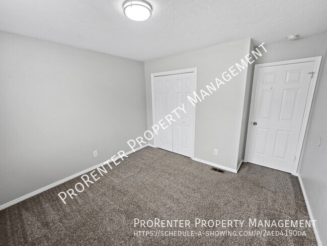 Building Photo - 1401 Ash Dr