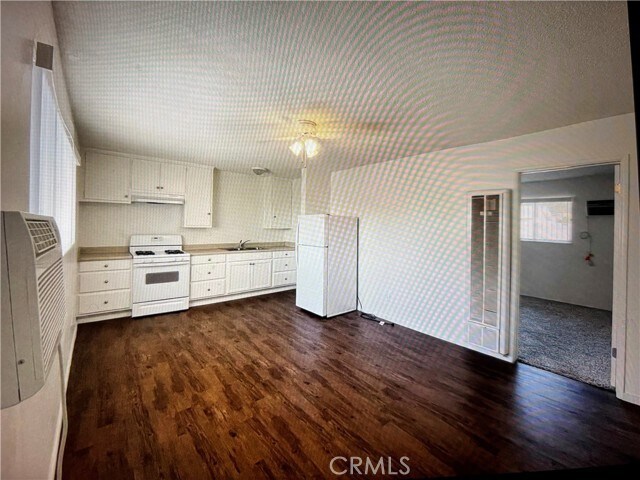 Building Photo - 10960 Campus St