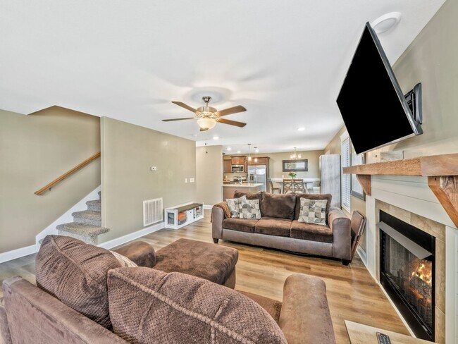 Building Photo - 543 Woodtrace Dr