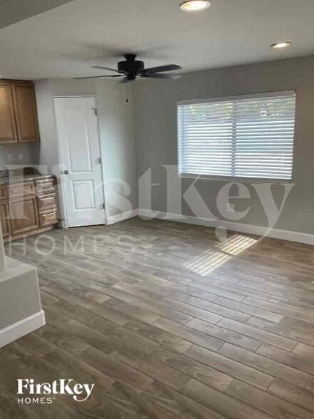 Building Photo - 13809 N 41st Pl
