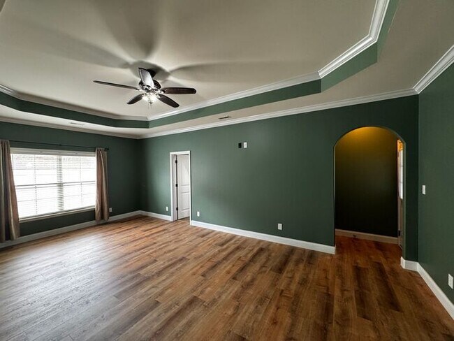 Building Photo - Near Redstone Arsenal Gate 1 with fence, storm shelter and AMAZING spa shower in primary suite