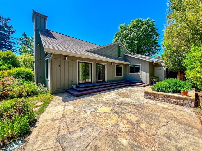 Building Photo - Charming Four Bedroom Home in Napa's Sough...