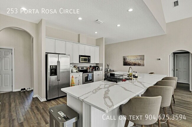 Building Photo - 253 Porta Rosa Circle