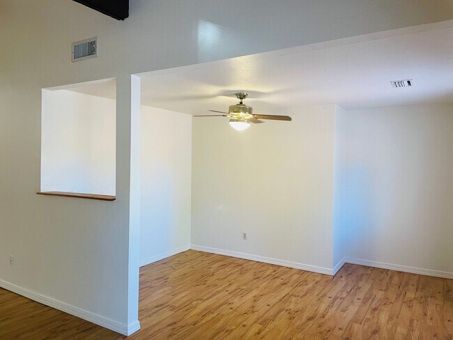 Building Photo - 155 Canyon Diablo Rd