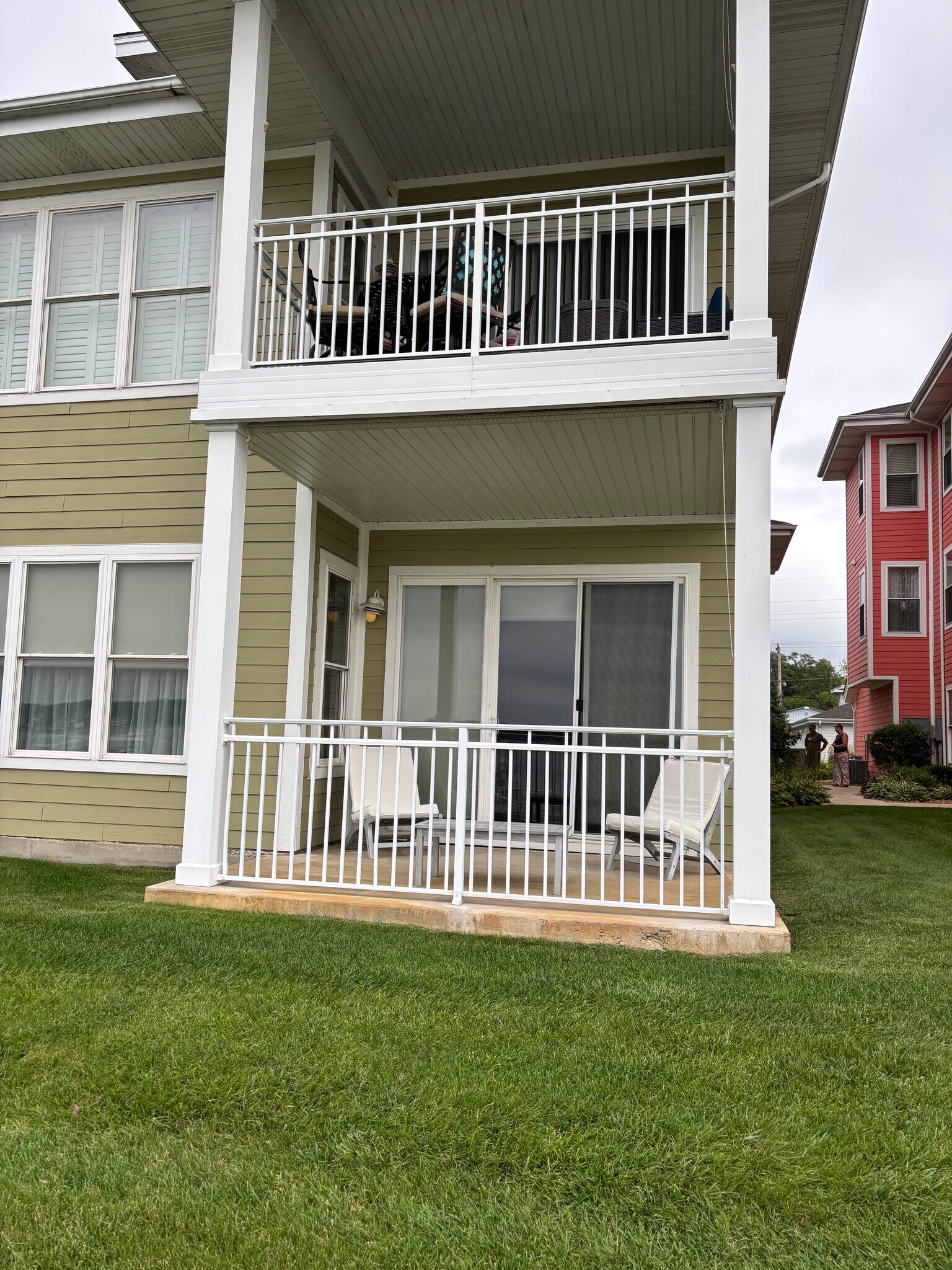 Building Photo - 13242 Lake Shore Dr