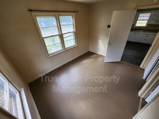 Building Photo - 509 N Division St