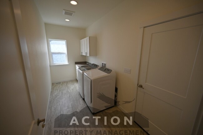 Building Photo - 3 bed 2 bath home in Solana, Sequim