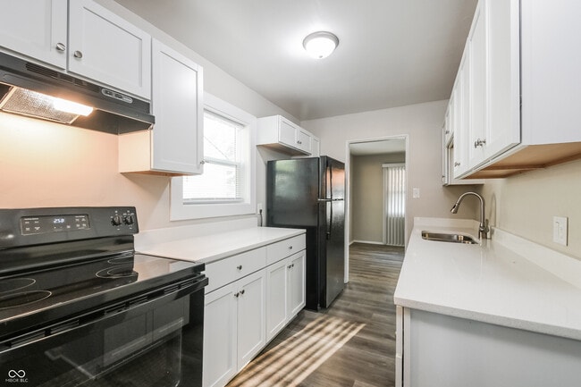 Building Photo - 4769 N Mitchner Ave