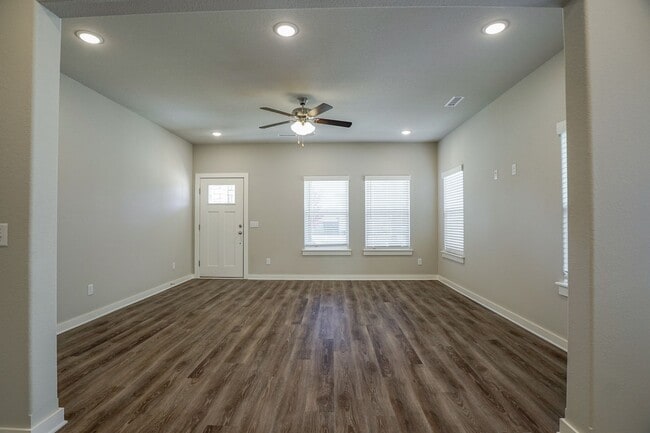 Building Photo - Now Preleasing