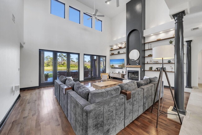 Building Photo - 1393 Sunset Beach Dr