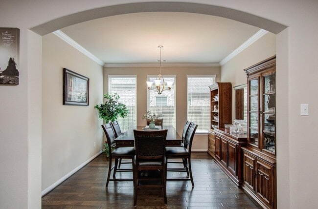 Building Photo - 7610 River Pass Dr