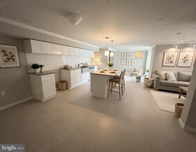 Building Photo - 5463 Lebanon Ave