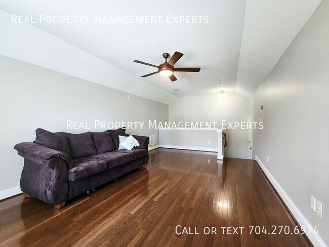 Building Photo - 15606 Seafield Ln