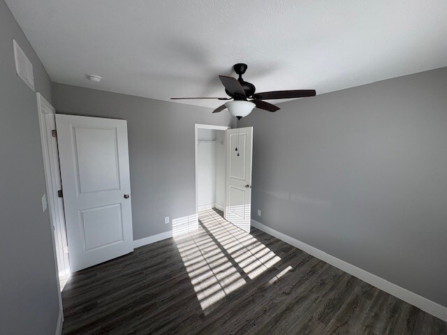 Building Photo - 231 W Lester St