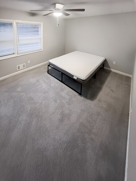 Building Photo - 2660 Burdett Rd