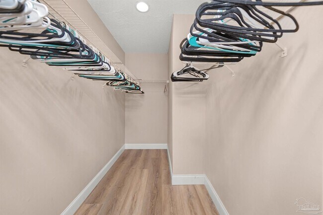 Building Photo - 5850 Princeton Dr