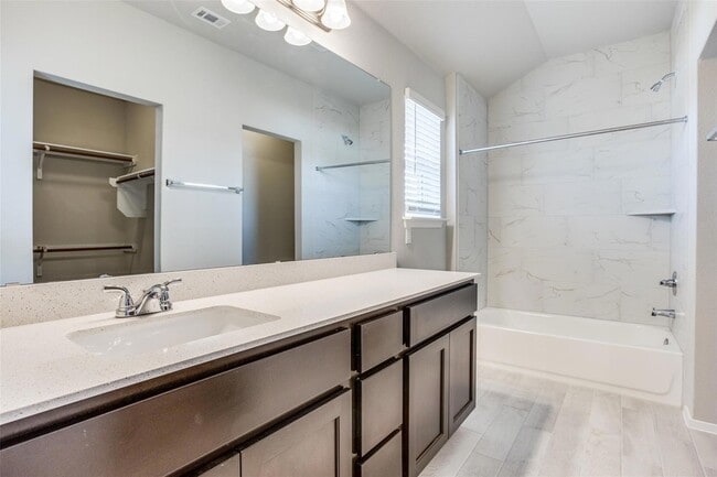 Building Photo - 146 White Dunes Dr