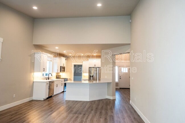 Building Photo - 9209 Winona St SW