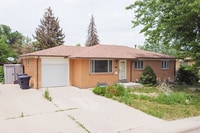 Building Photo - Beautifully Renovated, Spacious 4BR Home w/ Basement & Backyard!