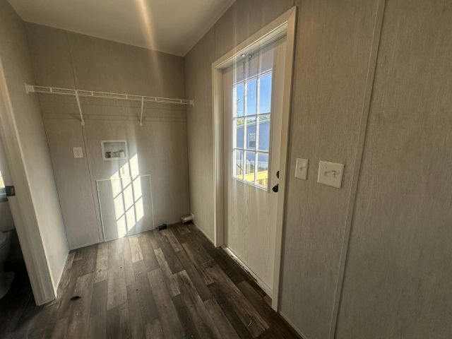 Building Photo - 2142 Sorority Ct