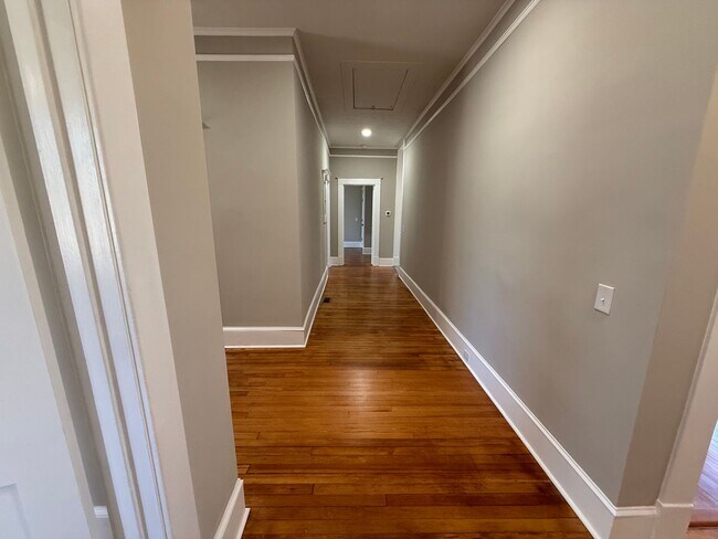 Building Photo - 4 Bedroom Fully Remodeled House Located in Five Points!