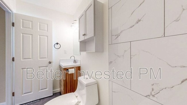 Building Photo - 580 Pomo Dr