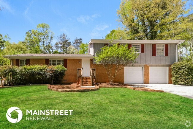 Building Photo - 2255 Kings Forest Dr SE