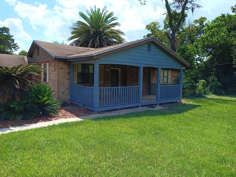 Building Photo - 471 Logan Ave