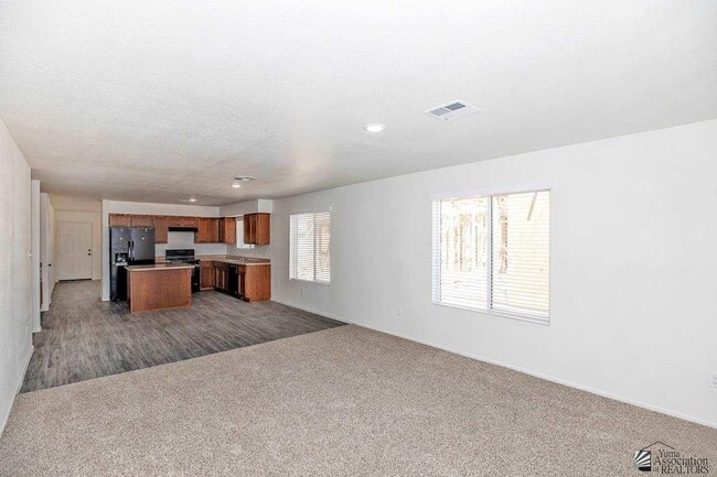 Building Photo - 7561 E 45th St