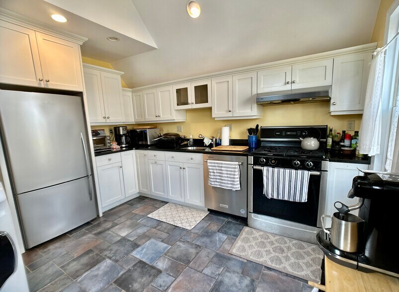 Building Photo - 362 Arborway