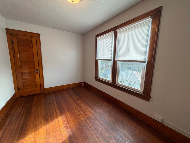 Building Photo - PRICE REDUCED! 3 Bedroom, 2 Bathroom House Located in Stanton near downtown and High School!