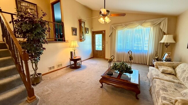 Building Photo - 12913 Crestbrook Ct