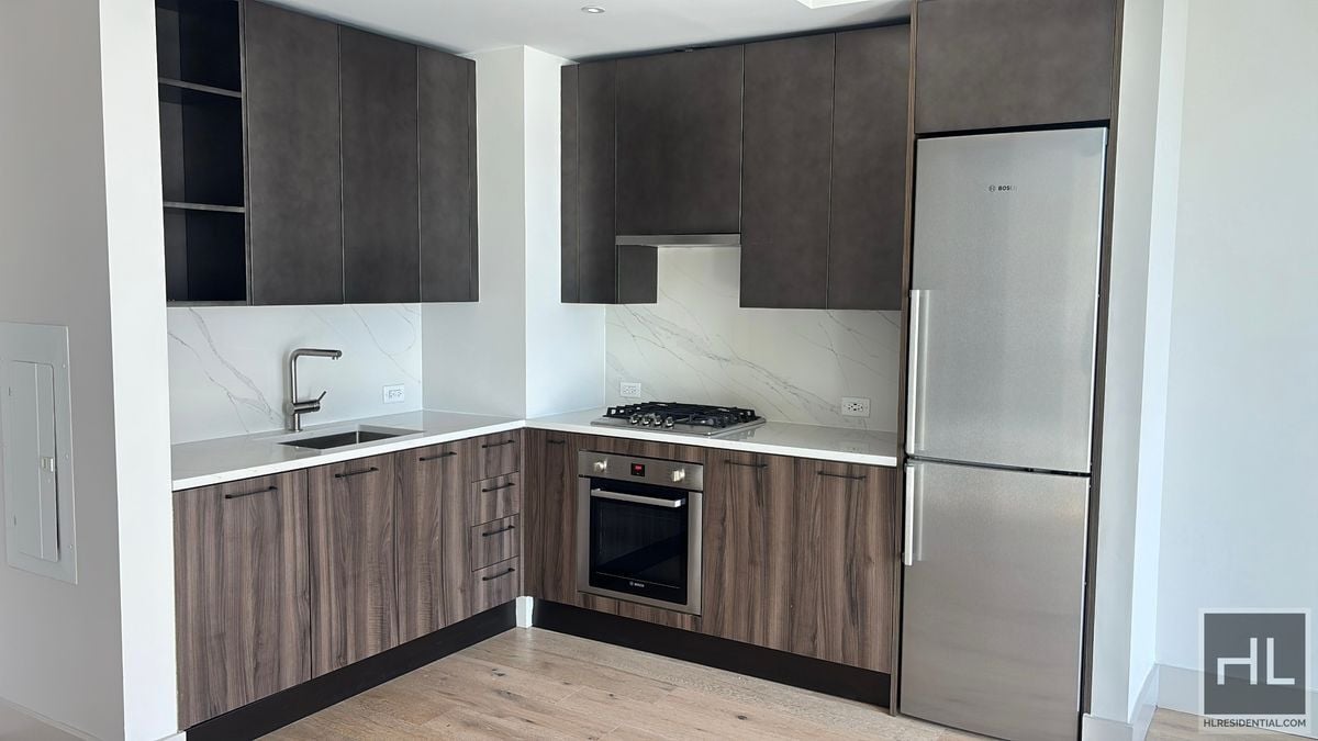 Building Photo - EAST 2ND ST