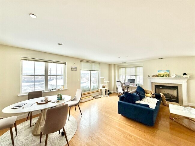 Building Photo - 120 Wyllis Ave