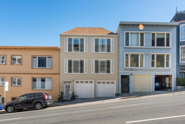 Primary Photo - Stunning, Pet Friendly Edwardian 2BR Remod...