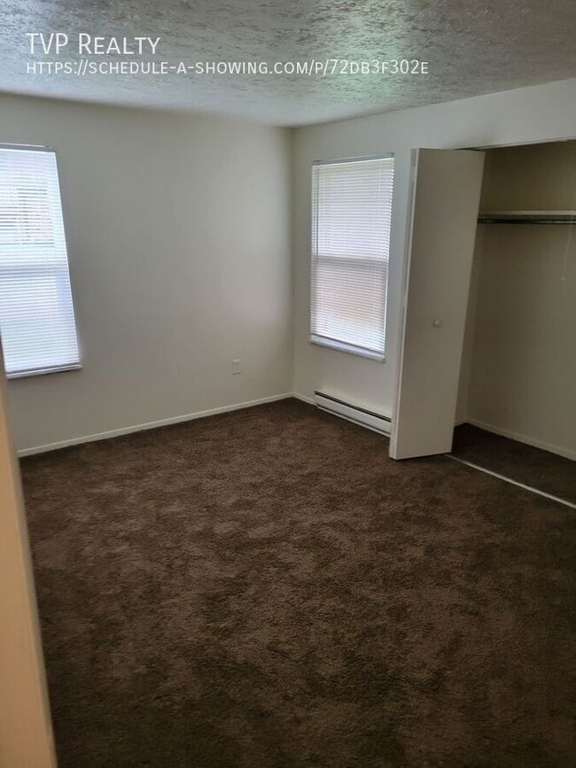 Building Photo - 128 Fox Hill Ln