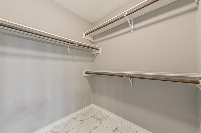 Building Photo - 4310 Brightwood Dr
