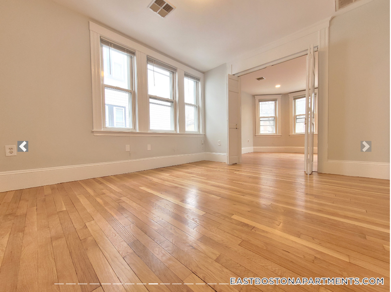 Building Photo - 116 Gladstone St